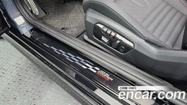 Mini Cooper Convertible 2026 — photo 26