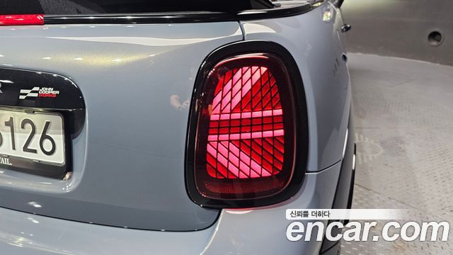 Mini Cooper Convertible 2026 — photo 9