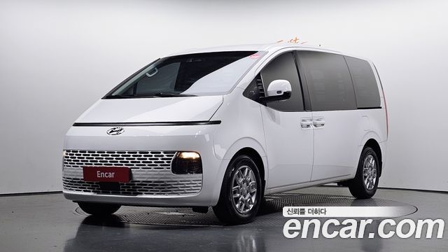 Hyundai Staria 2022 — photo 1
