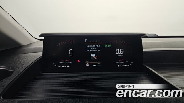 Hyundai Staria 2022 — photo 8