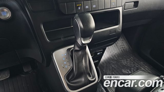 Hyundai Staria 2022 — photo 9