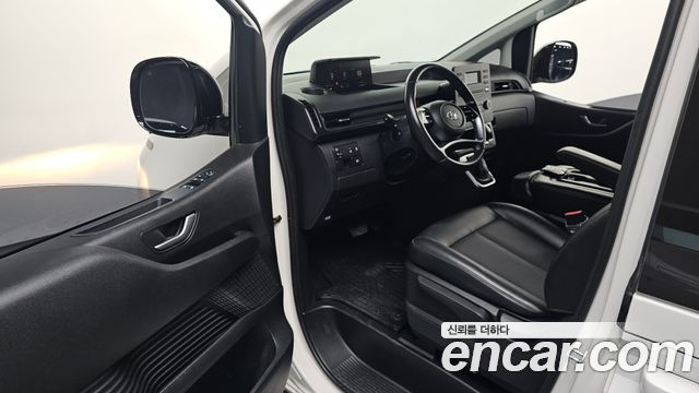 Hyundai Staria 2022 — photo 10