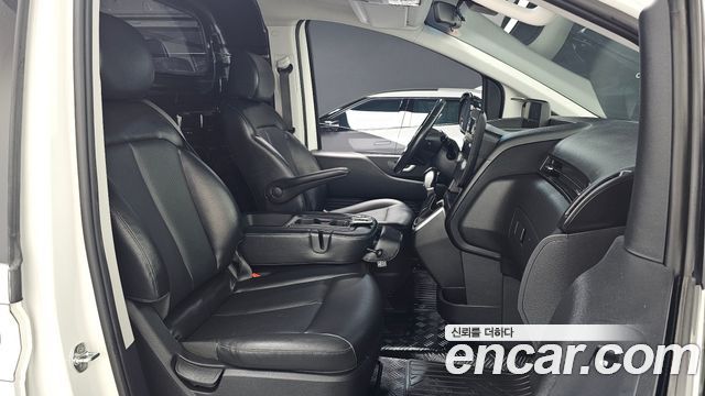 Hyundai Staria 2022 — photo 11
