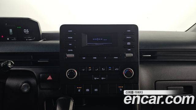 Hyundai Staria 2022 — photo 14