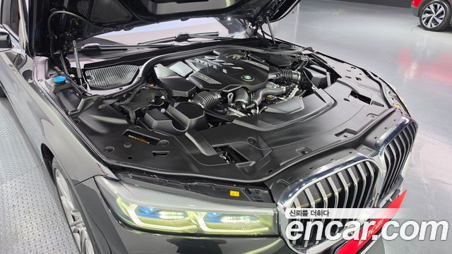 BMW 7-Series 2020 — photo 6