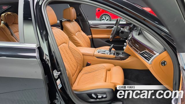 BMW 7-Series 2020 — photo 10