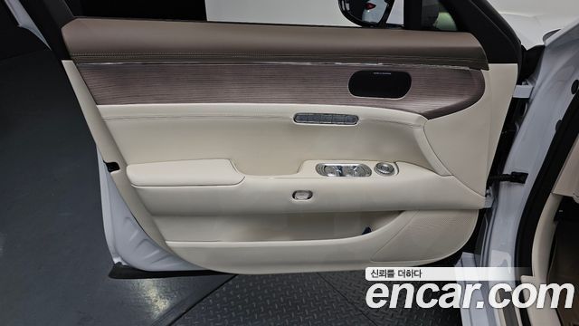 Genesis G90 2023 — photo 14