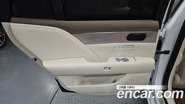 Genesis G90 2023 — photo 15
