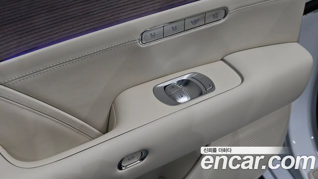 Genesis G90 2023 — photo 31