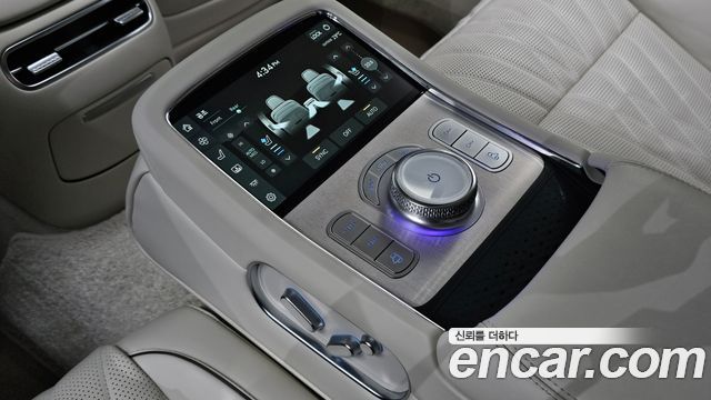 Genesis G90 2023 — photo 32