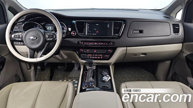 Kia Canival 2017 — photo 7