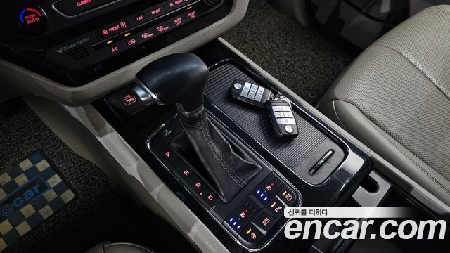 Kia Canival 2017 — photo 9