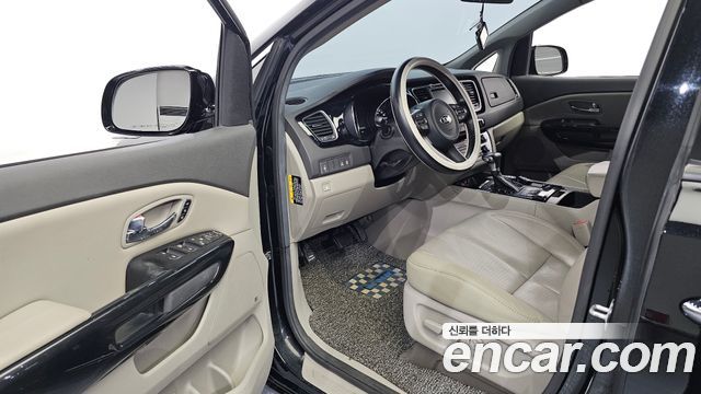 Kia Canival 2017 — photo 10
