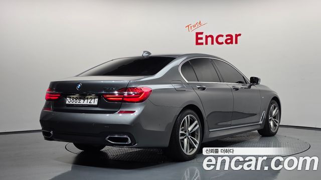 BMW 7-Series 2018 — photo 2