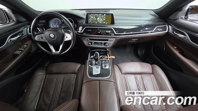 BMW 7-Series 2018 — photo 10