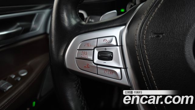BMW 7-Series 2018 — photo 22