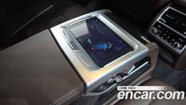 BMW 7-Series 2018 — photo 24