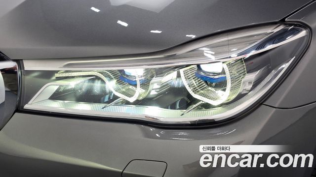 BMW 7-Series 2018 — photo 8