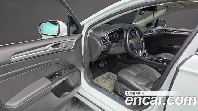 Ford Mondeo 2016 — photo 10