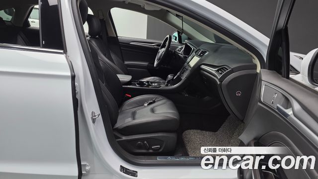 Ford Mondeo 2016 — photo 11