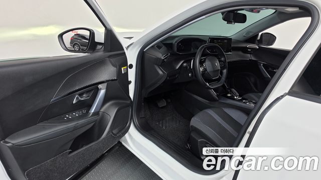 Peugeot 2008 2021 — photo 13