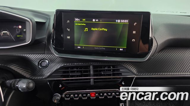 Peugeot 2008 2021 — photo 18
