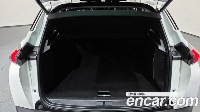 Peugeot 2008 2021 — photo 24