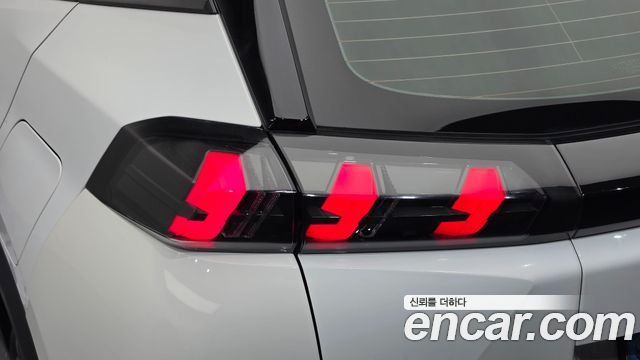 Peugeot 2008 2021 — photo 9