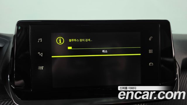 Peugeot 2008 2021 — photo 29
