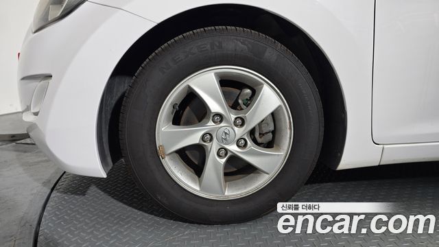 Hyundai AVANTE 2012 — photo 5