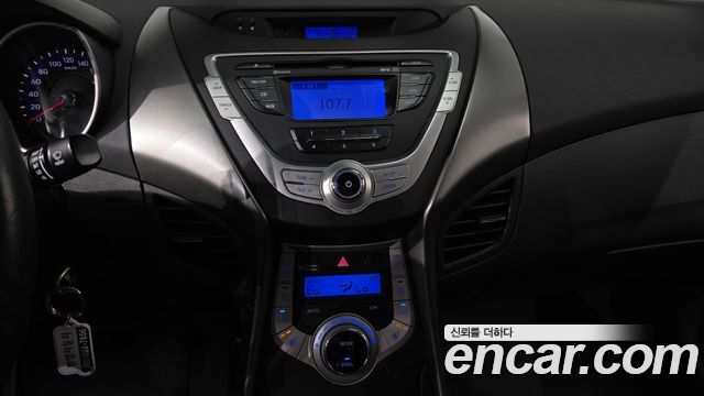 Hyundai AVANTE 2012 — photo 19