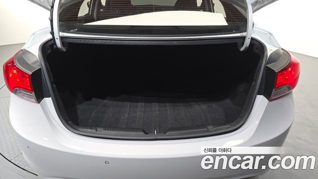 Hyundai AVANTE 2012 — photo 21