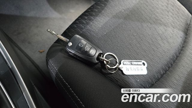Hyundai AVANTE 2012 — photo 26