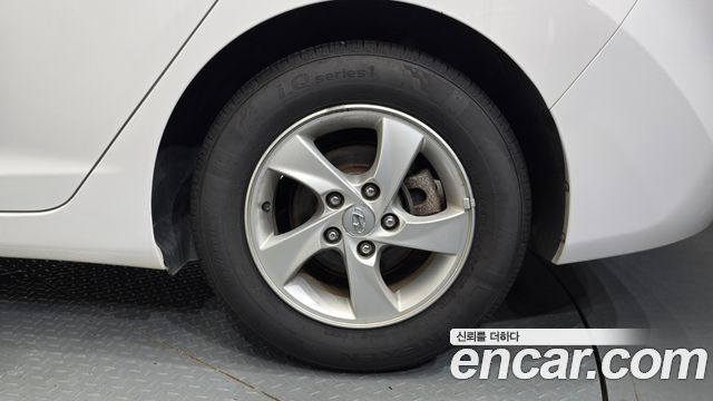 Hyundai AVANTE 2012 — photo 7