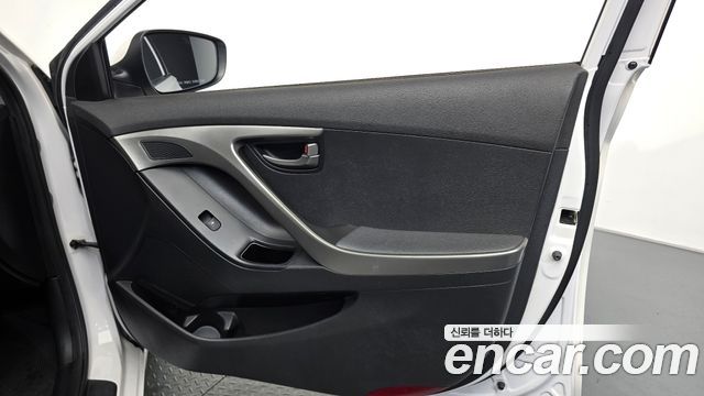Hyundai AVANTE 2012 — photo 14