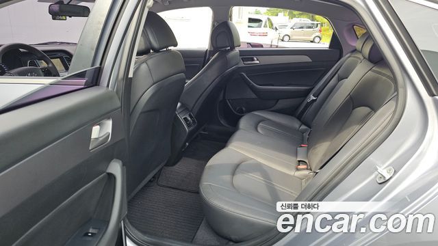 Hyundai Sonata 2016 — photo 18