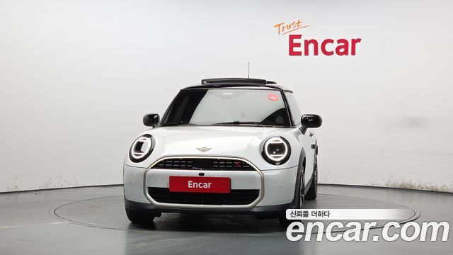 Mini Cooper 2026 — photo 3