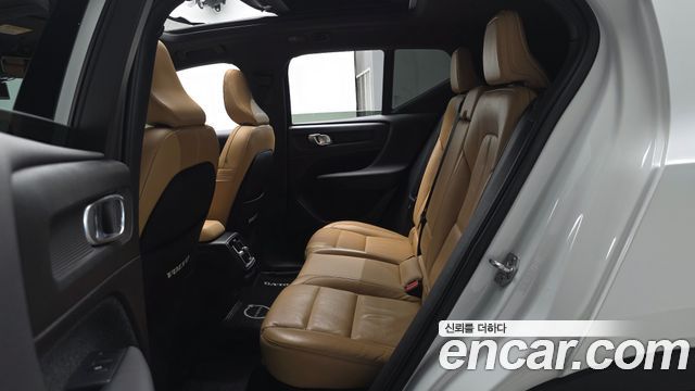 Volvo XC40 2019 — photo 18