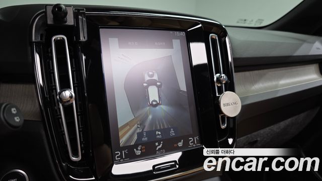 Volvo XC40 2019 — photo 21