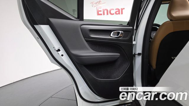 Volvo XC40 2019 — photo 15