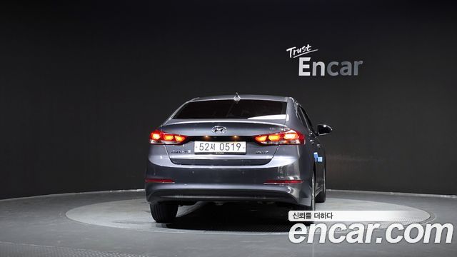 Hyundai AVANTE 2016 — photo 4
