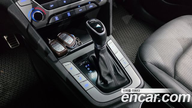 Hyundai AVANTE 2016 — photo 12