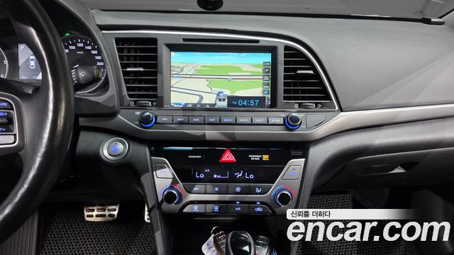 Hyundai AVANTE 2016 — photo 19