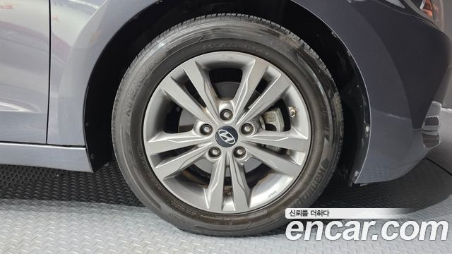 Hyundai AVANTE 2016 — photo 7