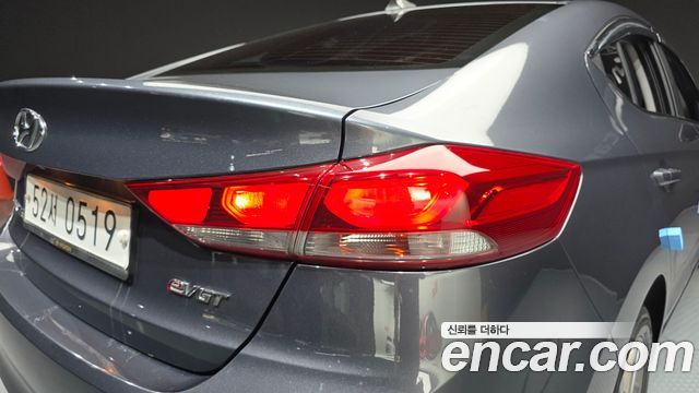 Hyundai AVANTE 2016 — photo 9