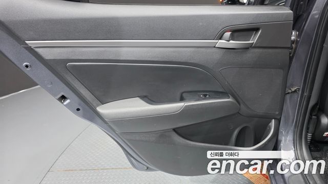 Hyundai AVANTE 2016 — photo 15