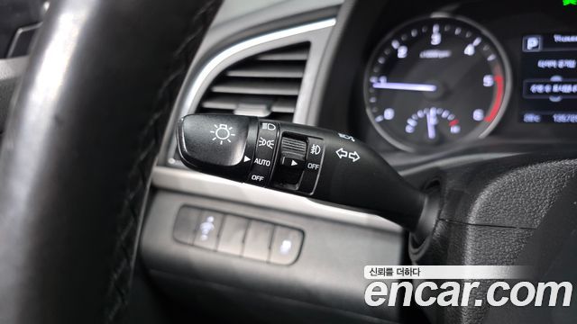 Hyundai AVANTE 2016 — photo 28