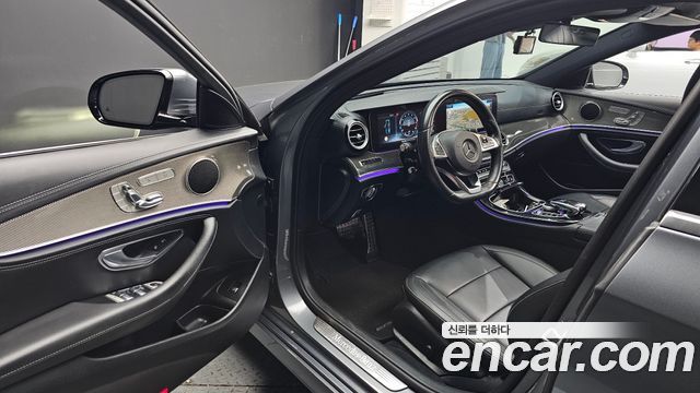 Mercedes-Benz E-Class 2017 — photo 10