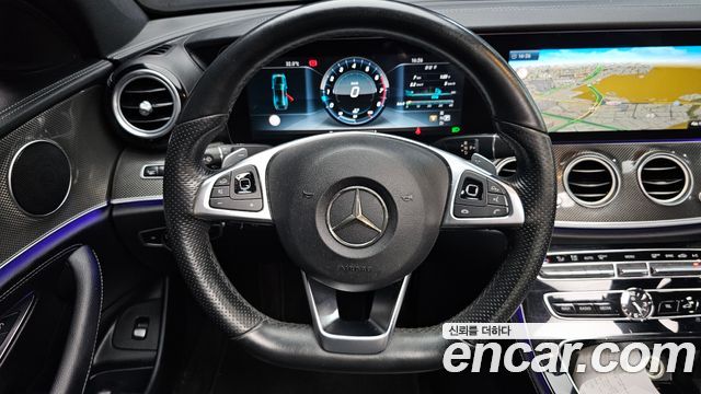 Mercedes-Benz E-Class 2017 — photo 12