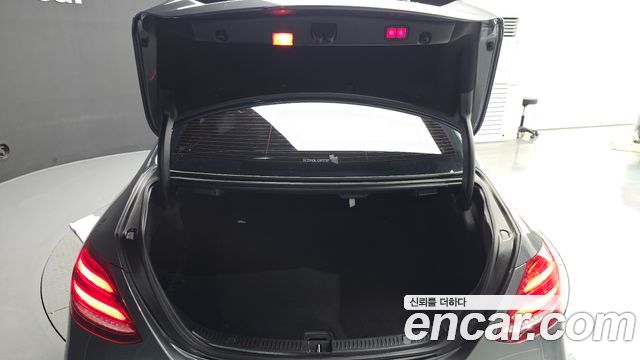 Mercedes-Benz E-Class 2017 — photo 20